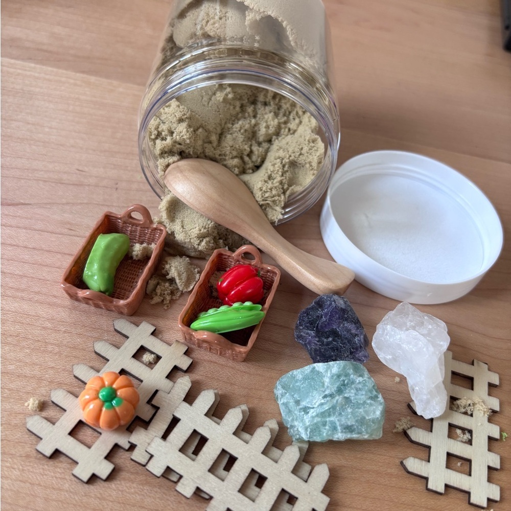 Veggie Garden Themed Kinetic Sand‎ Jar